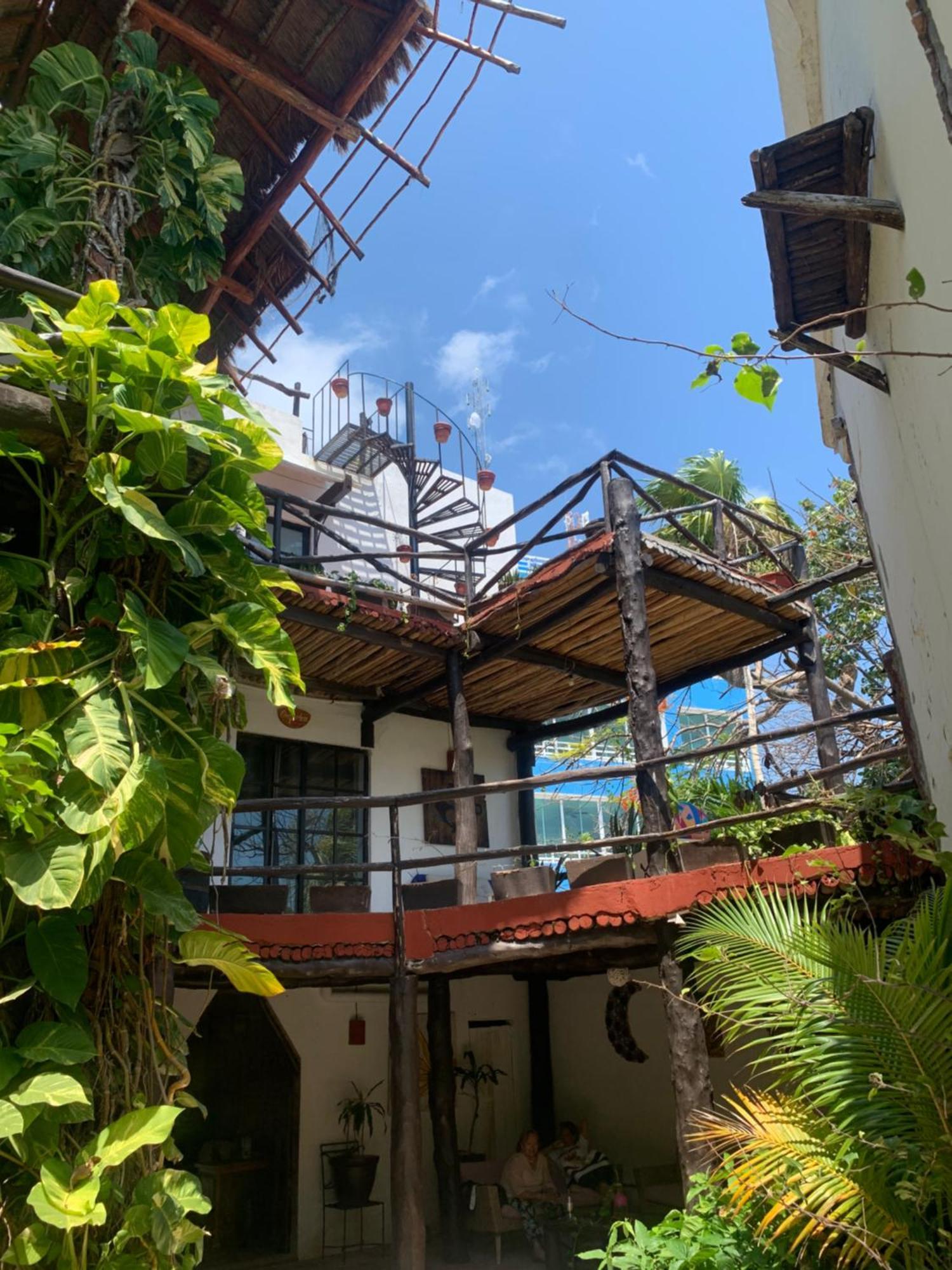 Casa Caribe Cancún Buitenkant foto A house in San Cristóbal de Las Casas