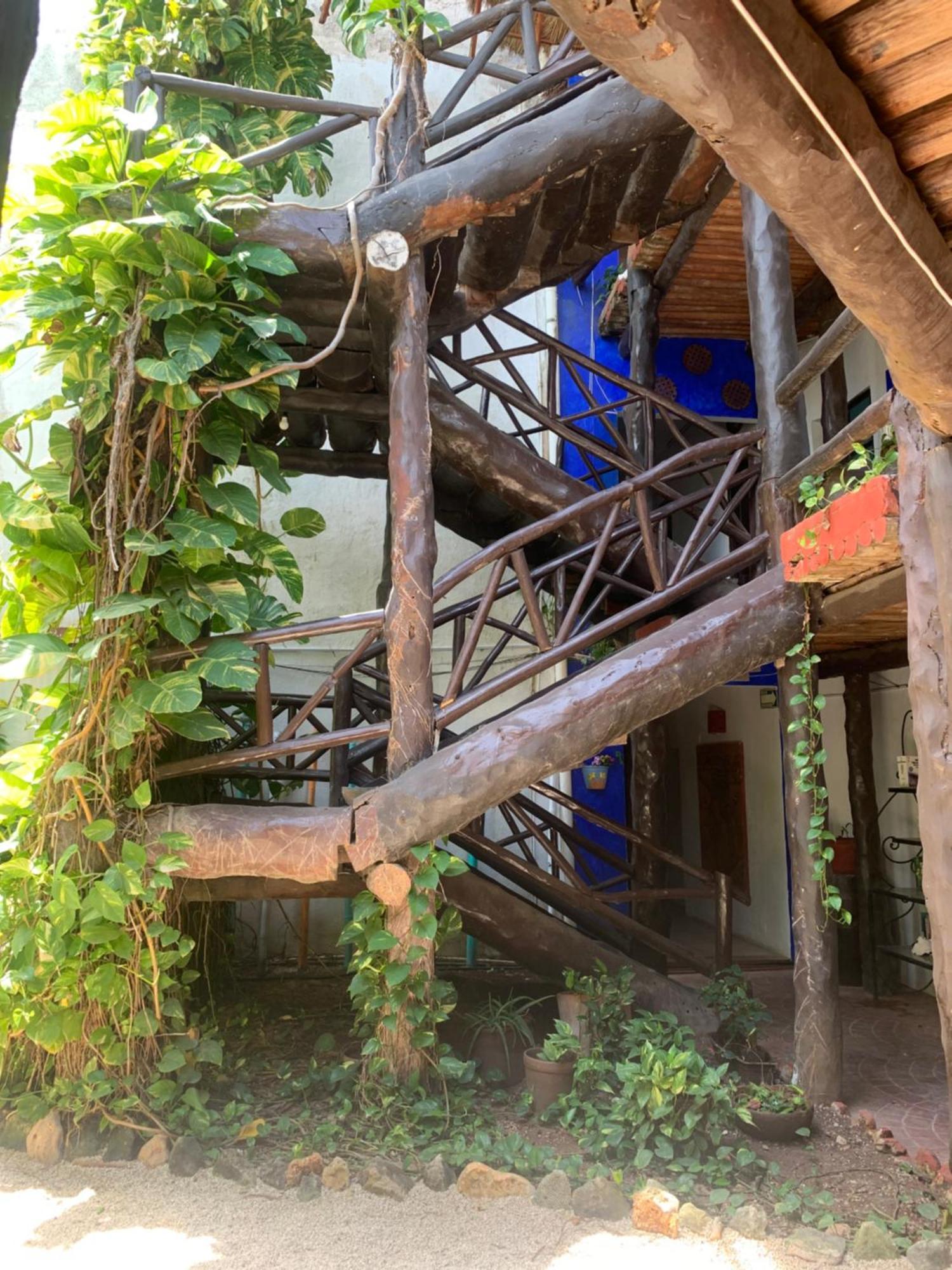 Casa Caribe Cancún Buitenkant foto Spiral staircase at the house